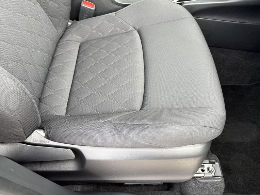 Toyota Corolla Cross Hybrid 140 Style | Navigatie | Apple CarPlay/Android auto | Verwarmde voorstoelen en stuur | Elek... ActivLease financial lease