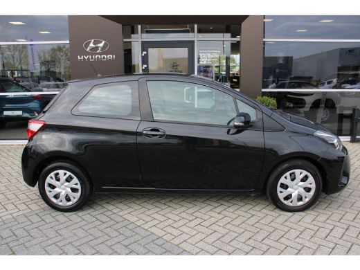 Toyota Yaris 1.5 VVT-i Active | Cruise Control | Achteruitrijcamera | Airco | Radio | ActivLease financial lease