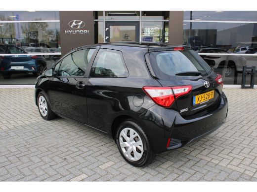 Toyota Yaris 1.5 VVT-i Active | Cruise Control | Achteruitrijcamera | Airco | Radio | ActivLease financial lease