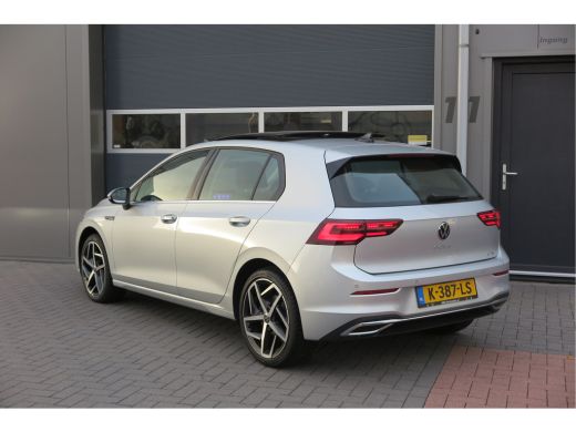 Volkswagen Golf 1.5 eTSI 150pk DSG 1st Edition ,. Pano, Virtual cockpit, LED verl. Electr. bestuurdersstoel met m... ActivLease financial lease