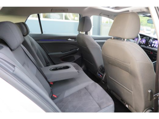 Volkswagen Golf 1.5 eTSI 150pk DSG 1st Edition ,. Pano, Virtual cockpit, LED verl. Electr. bestuurdersstoel met m... ActivLease financial lease