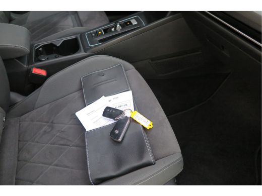 Volkswagen Golf 1.5 eTSI 150pk DSG 1st Edition ,. Pano, Virtual cockpit, LED verl. Electr. bestuurdersstoel met m... ActivLease financial lease