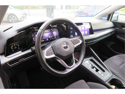 Volkswagen Golf 1.5 eTSI 150pk DSG 1st Edition ,. Pano, Virtual cockpit, LED verl. Electr. bestuurdersstoel met m... ActivLease financial lease