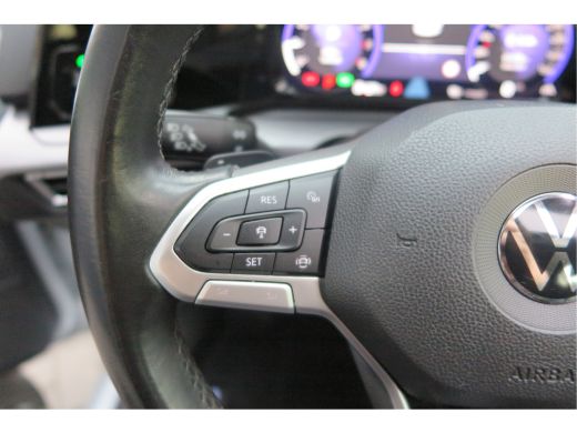 Volkswagen Golf 1.5 eTSI 150pk DSG 1st Edition ,. Pano, Virtual cockpit, LED verl. Electr. bestuurdersstoel met m... ActivLease financial lease