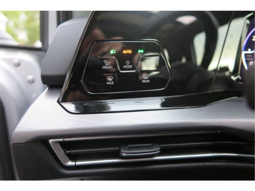 Volkswagen Golf 1.5 eTSI 150pk DSG 1st Edition ,. Pano, Virtual cockpit, LED verl. Electr. bestuurdersstoel met m... ActivLease financial lease