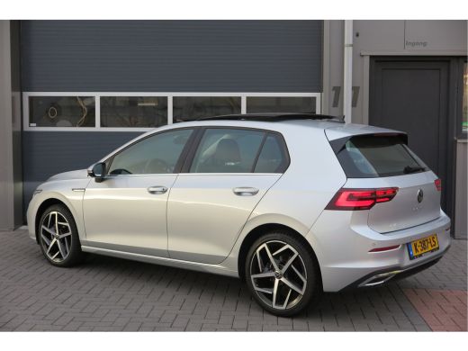 Volkswagen Golf 1.5 eTSI 150pk DSG 1st Edition ,. Pano, Virtual cockpit, LED verl. Electr. bestuurdersstoel met m... ActivLease financial lease