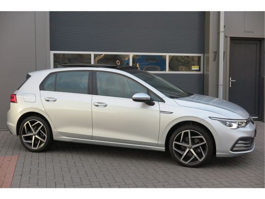 Volkswagen Golf 1.5 eTSI 150pk DSG 1st Edition ,. Pano, Virtual cockpit, LED verl. Electr. bestuurdersstoel met m... ActivLease financial lease
