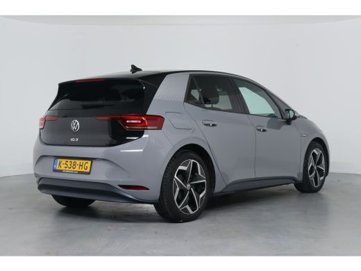 Volkswagen ID.3 First Plus 58 kWh | Adaptive Cruise | Stoelverwarming | Climate Control | Navigatie | 19" Velgen ... ActivLease financial lease