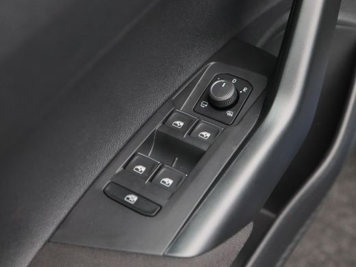 Volkswagen Polo 1.0 TSi 110 Pk Automaat R-Line | Adaptive Cruise | Privacy Glass | CarPlay | Bluetooth | 16 Inch ... ActivLease financial lease