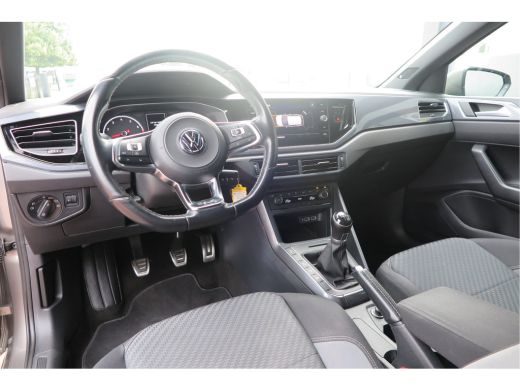 Volkswagen Polo 1.0 TSI 85kw 116pk Highline Business 2xR-Line , Beats audio , PDC, Navi, Carplay, LMV, Cruisecont... ActivLease financial lease