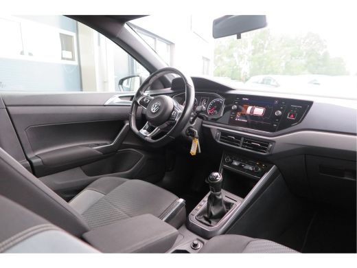 Volkswagen Polo 1.0 TSI 85kw 116pk Highline Business 2xR-Line , Beats audio , PDC, Navi, Carplay, LMV, Cruisecont... ActivLease financial lease