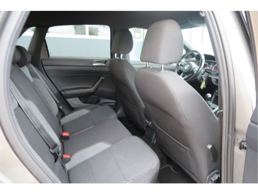 Volkswagen Polo 1.0 TSI 85kw 116pk Highline Business 2xR-Line , Beats audio , PDC, Navi, Carplay, LMV, Cruisecont... ActivLease financial lease