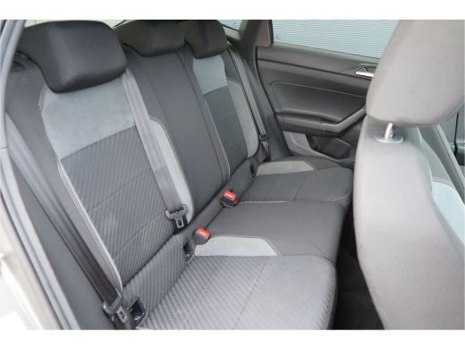 Volkswagen Polo 1.0 TSI 85kw 116pk Highline Business 2xR-Line , Beats audio , PDC, Navi, Carplay, LMV, Cruisecont... ActivLease financial lease