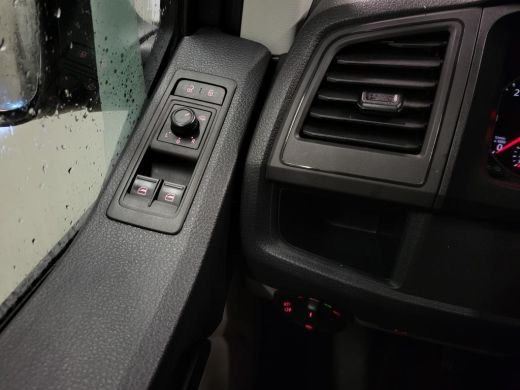 Volkswagen Transporter 2.0TDI 150pk L2/H1 Automaat Euro 6! ActivLease financial lease