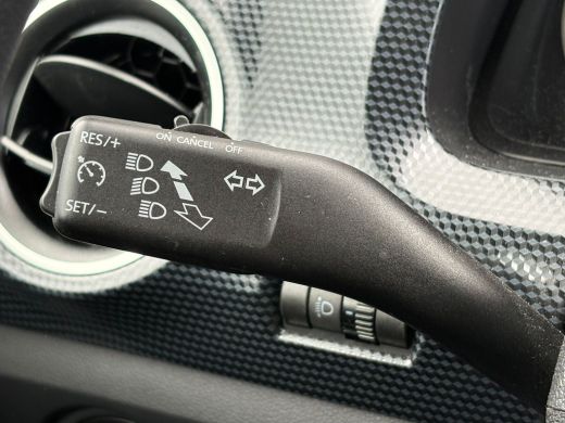 Volkswagen up! 1.0 65 pk | Achteruitrijcamera | Airco (automatisch) | Cruise control ActivLease financial lease