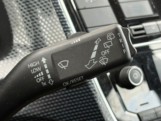 Volkswagen up! 1.0 65 pk | Achteruitrijcamera | Airco (automatisch) | Cruise control ActivLease financial lease