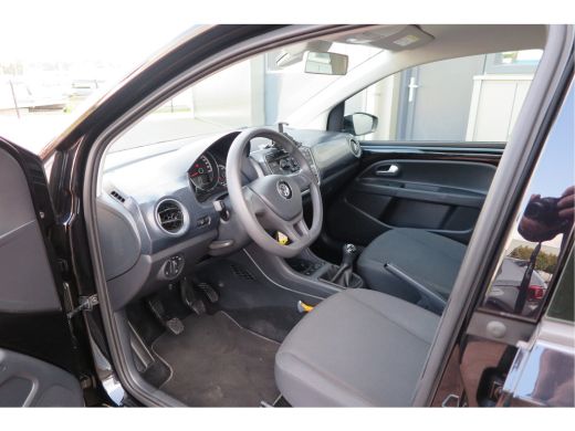 Volkswagen up! 1.0 BMT 60pk move up! , DAB+ radio, Maps&More , Airco , etc Cruisecontrol tegen €550,- meerprijs . ActivLease financial lease