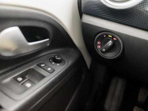 Volkswagen up! 1.0 BMT take up! (5 DEURS, BLUETOOTH, STOELVERWARMING, SPORTSTOELEN, LM VELGEN, GETINT GLAS, ELEK... ActivLease financial lease