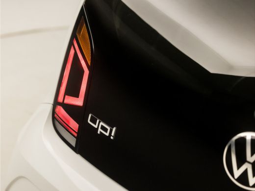 Volkswagen up! 1.0 BMT take up! (5 DEURS, BLUETOOTH, STOELVERWARMING, SPORTSTOELEN, LM VELGEN, GETINT GLAS, ELEK... ActivLease financial lease