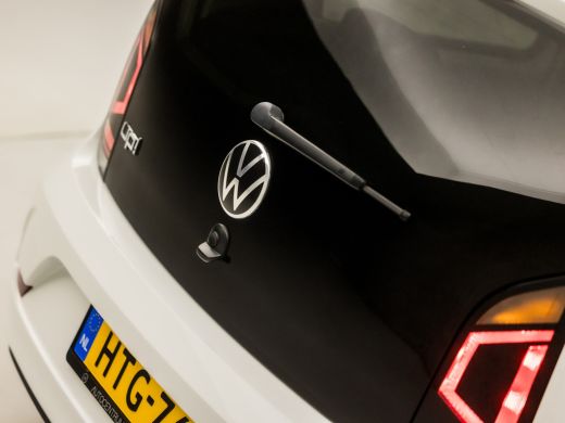 Volkswagen up! 1.0 BMT take up! (5 DEURS, BLUETOOTH, STOELVERWARMING, SPORTSTOELEN, LM VELGEN, GETINT GLAS, ELEK... ActivLease financial lease