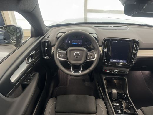 Volvo  XC40 B4 Plus Black Edition | Apple Carplay/Android Auto|telefoonintegratie premium | Cruise control ad... ActivLease financial lease