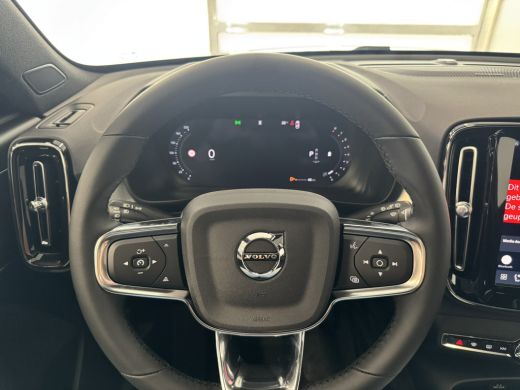 Volvo  XC40 B4 Plus Black Edition | Apple Carplay/Android Auto|telefoonintegratie premium | Cruise control ad... ActivLease financial lease