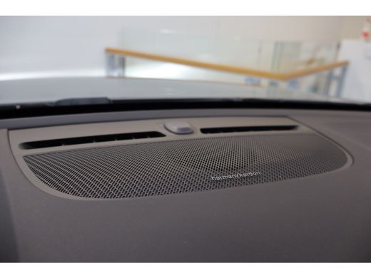 Volvo  XC40 T4 211PK Plus Bright | 360 | HK Audio | Memory | Stoel&Stuur Verw. | Getint Glas | Adap Cruise ActivLease financial lease