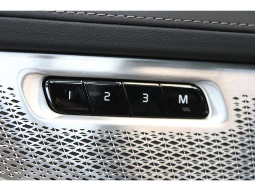 Volvo  XC90 T8 455PK AWD Ultra Dark | Massage + Ventilatie | Luchtvering | B&W Audio | Gelam Glas |  360º view ActivLease financial lease