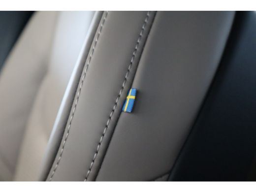 Volvo  XC90 T8 455PK Ultra Dark | B&W Audio | Luchtvering | Trekhaak | Gelam Glas | Getint Glas ActivLease financial lease