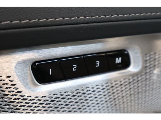 Volvo  XC90 T8 455PK Ultra Dark | B&W Audio | Luchtvering | Trekhaak | Gelam Glas | Getint Glas ActivLease financial lease