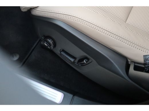 Volvo  XC90 T8 455PK Ultra Dark | B&W Audio | Luchtvering | Trekhaak | Gelam Glas | Getint Glas ActivLease financial lease