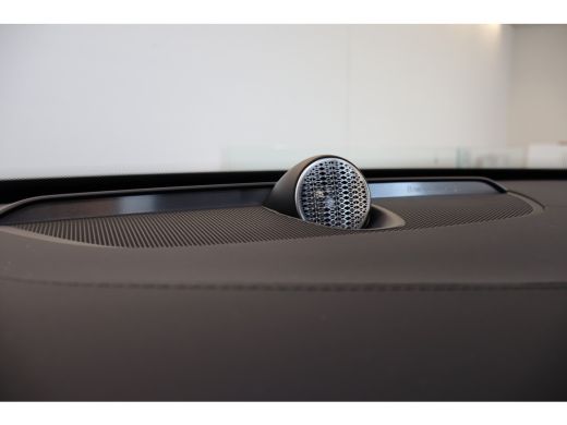 Volvo  XC90 T8 455PK Ultra Dark | B&W Audio | Luchtvering | Trekhaak | Gelam Glas | Getint Glas ActivLease financial lease