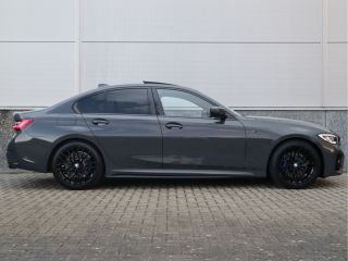 BMW 3 Serie 330i M-Sport Panorama / Harman Kardon / Laser / Leder / M Performance /