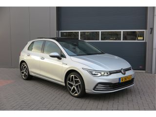 Volkswagen Golf 1.5 eTSI 150pk DSG 1st Edition ,. Pano, Virtual cockpit, LED verl. Electr. bestuurdersstoel met m...