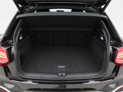 Audi Q2 35 TFSi 150 Pk Automaat S-Line | Sonos Audio | Volledig Leder met Rode Stiksels | Digitaal Dashbo... ActivLease financial lease