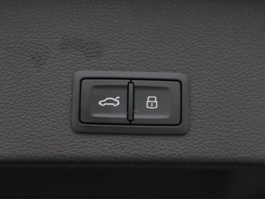 Audi Q2 35 TFSi 150 Pk Automaat S-Line | Sonos Audio | Volledig Leder met Rode Stiksels | Digitaal Dashbo... ActivLease financial lease