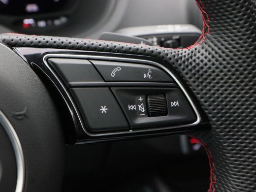 Audi Q2 35 TFSi 150 Pk Automaat S-Line | Sonos Audio | Volledig Leder met Rode Stiksels | Digitaal Dashbo... ActivLease financial lease