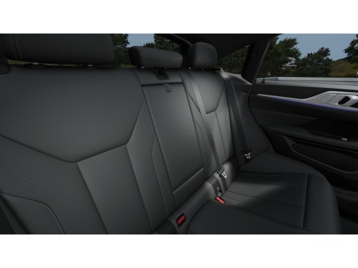 BMW i4 eDrive35 Gran Coupé M Sport / Schuif-kanteldak / Verwarmd stuurwiel / Adaptieve LED / Parking Ass... ActivLease financial lease