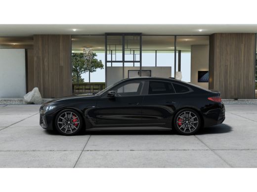 BMW i4 eDrive35 Gran Coupé M Sport / Schuif-kanteldak / Verwarmd stuurwiel / Adaptieve LED / Parking Ass... ActivLease financial lease