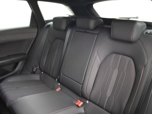 CUPRA Leon Sportstourer 1.4 e-Hybrid VZ Performance 245pk | Trekhaak | Dodehoekdetectie l Super Sport Stuur l Adaptief cr... ActivLease financial lease