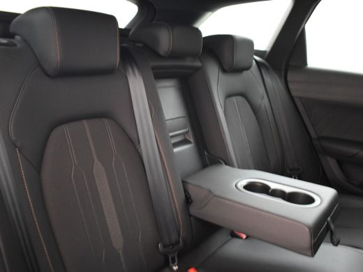 CUPRA Leon Sportstourer 1.4 e-Hybrid VZ Performance 245pk | Trekhaak | Dodehoekdetectie l Super Sport Stuur l Adaptief cr... ActivLease financial lease