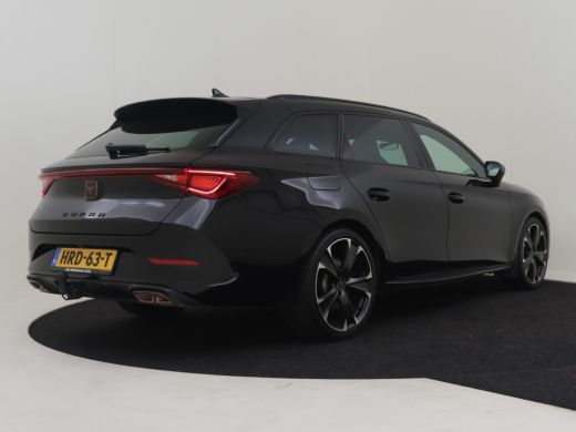 CUPRA Leon Sportstourer 1.4 e-Hybrid VZ Performance 245pk | Trekhaak | Dodehoekdetectie l Super Sport Stuur l Adaptief cr... ActivLease financial lease