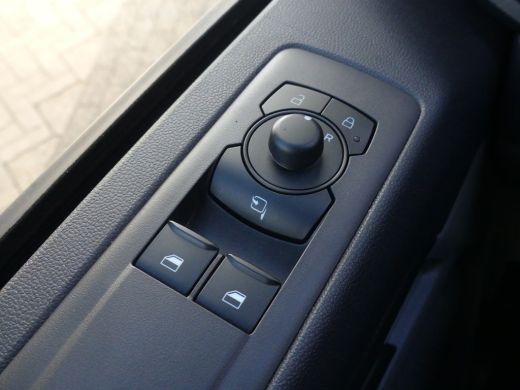 Ford E-Transit Custom E-Transit 320 L1H1 Trend 65 kWh | Camera | Stoelverwarming | Standkachel | Apple Carplay / Androi... ActivLease financial lease