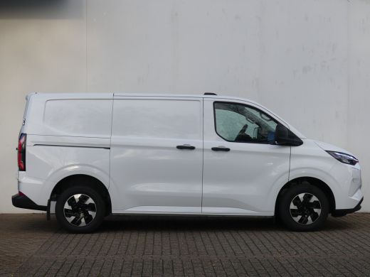 Ford E-Transit Custom E-Transit 320 L1H1 Trend 65 kWh | Camera | Stoelverwarming | Standkachel | Apple Carplay / Androi... ActivLease financial lease