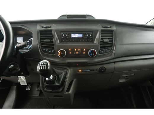 Ford Transit Custom 300 2.0 TDCI L2H1 | 2800KG Trekgew. | Airco | Cruise | 3-Zits | Parkeersens. | LED ActivLease financial lease