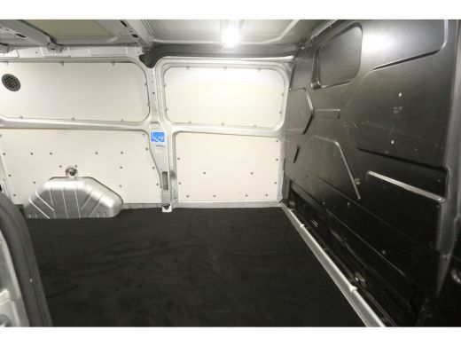 Ford Transit Custom 300 2.0 TDCI L2H1 | 2800KG Trekgew. | Airco | Cruise | 3-Zits | Parkeersens. | LED ActivLease financial lease