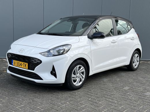Hyundai i10 1.0 66pk Comfort Smart | Two Tone | LED | Airco | Carplay | Camera | Navigatie | Bluetooth | Crui... Hyundai i10 1.0 66pk Comfort Smart | Two Tone | LED | Airco | Carplay | Camera | Navigatie | Bluetooth | Crui...