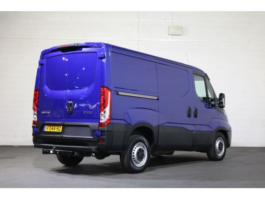 Iveco Daily 35S15 3.0 150pk L1 H1 Airco 3.5T Trekhaak ActivLease financial lease