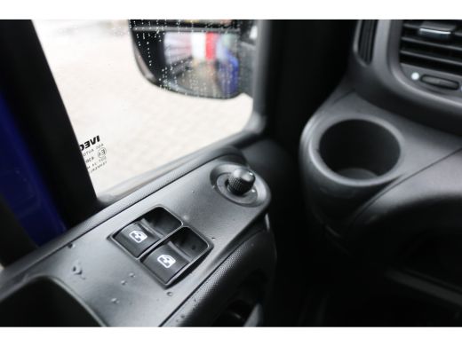 Iveco Daily 35S15 3.0 150pk L1 H1 Airco 3.5T Trekhaak ActivLease financial lease