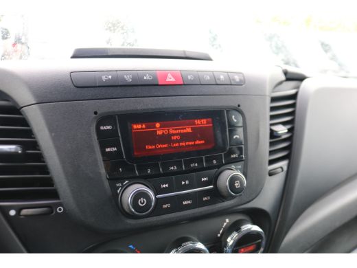 Iveco Daily 35S15 3.0 150pk L1 H1 Airco 3.5T Trekhaak ActivLease financial lease